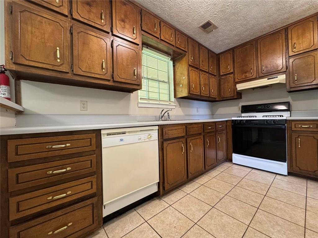 Riverdale, GA 30274,8170 Canyon Forge DR