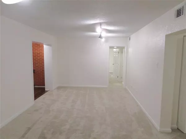 Athens, GA 30605,250 Little ST #D105