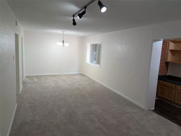 Athens, GA 30605,250 Little ST #D105