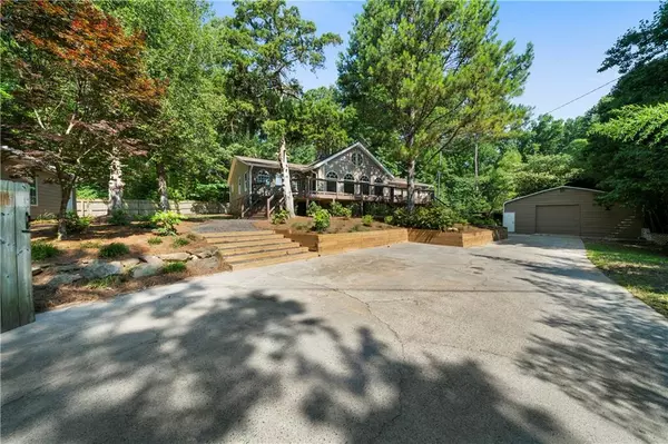 528 Pumpkinvine RD, Acworth, GA 30101