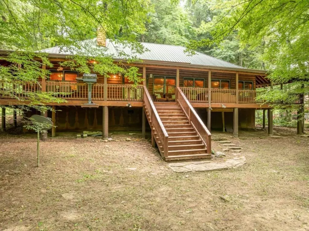 Ellijay, GA 30536,677 Riverfront DR