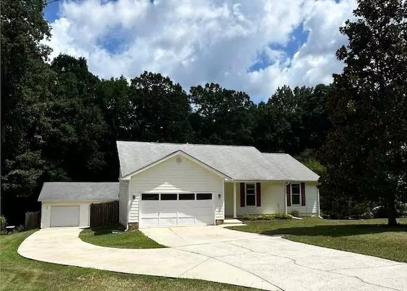 130 Country Side DR, Senoia, GA 30276