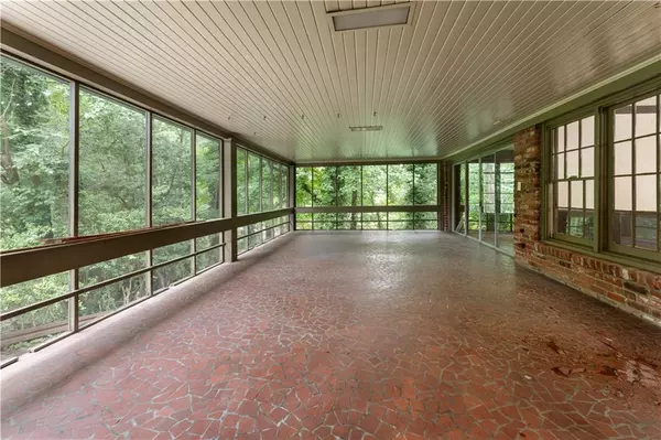 Atlanta, GA 30342,3757 Peachtree Dunwoody RD NE