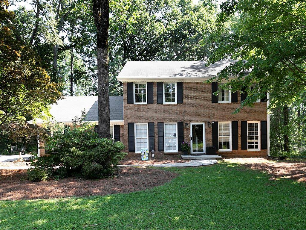 21 Queen Anne DR SE, Mableton, GA 30126