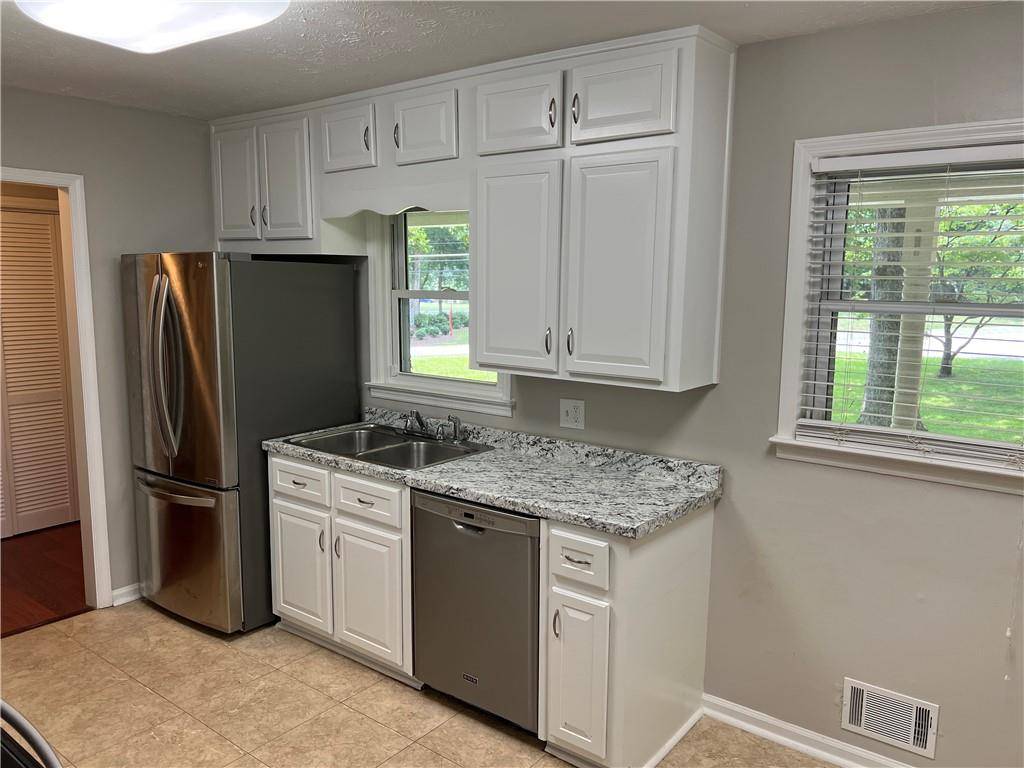 Kennesaw, GA 30144,3170 DOUGLAS LN NW