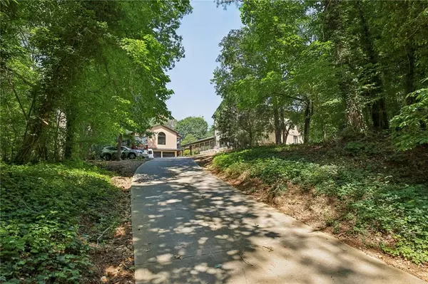 Roswell, GA 30075,1024 Lake Charles DR