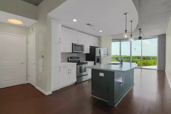 361 17th ST #910, Atlanta, GA 30363