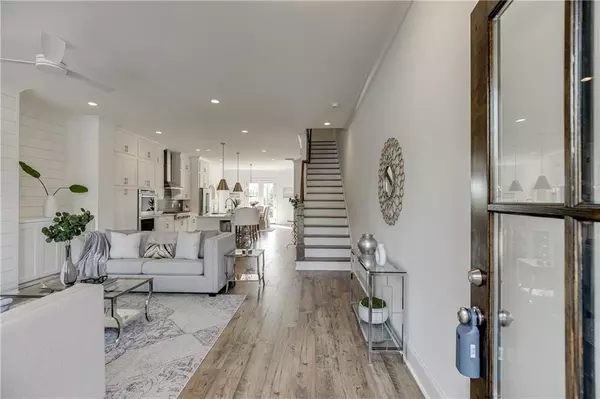 Buford, GA 30518,130 W Main ST #1