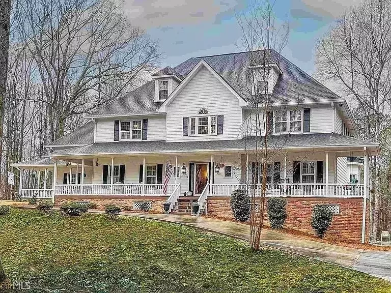 125 Sir Lancelot CT, Fayetteville, GA 30214