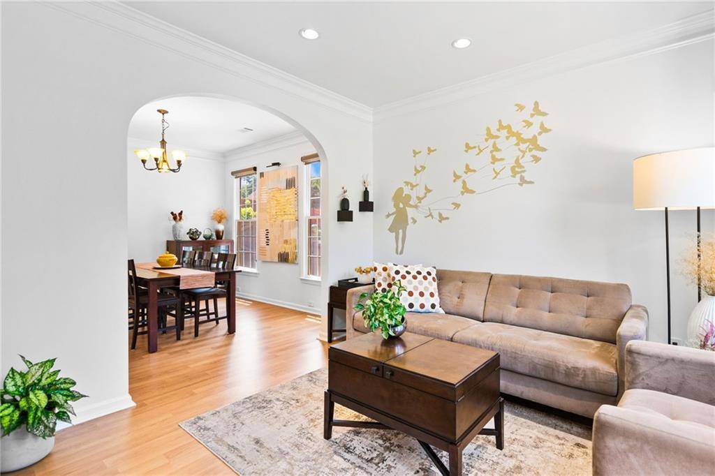 Johns Creek, GA 30022,560 Edgehill PL