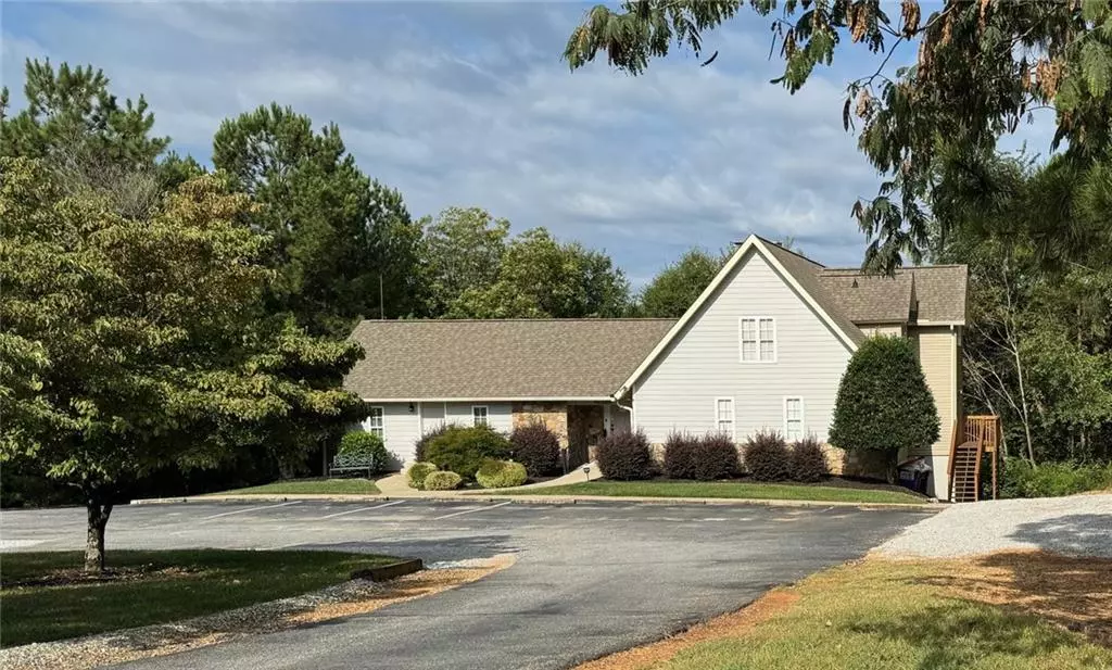 Cornelia, GA 30531,679 Baldwin RD