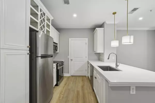 Sandy Springs, GA 30328,901 Abernathy RD #2200