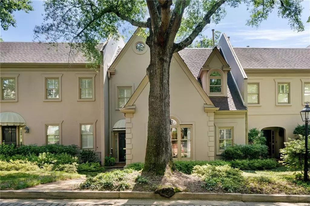 Atlanta, GA 30305,2525 Peachtree RD NE #25