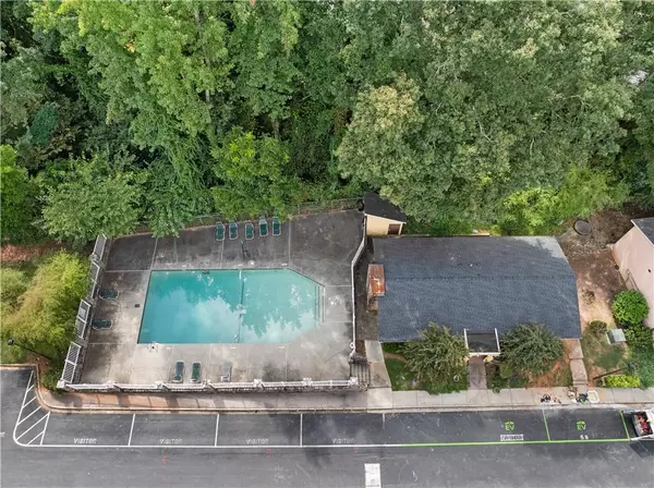 Decatur, GA 30033,2390 Lawrenceville HWY #E