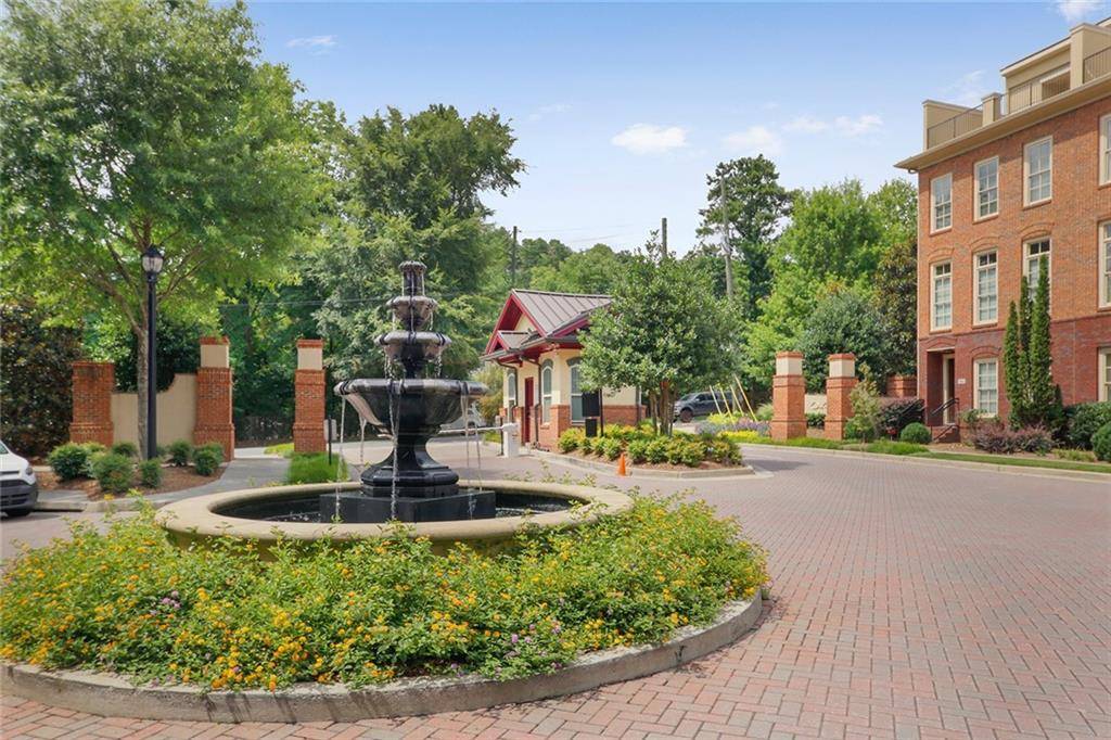 Atlanta, GA 30339,200 River Vista DR #208