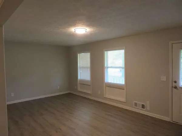 Acworth, GA 30102,5512 Arrowhead DR