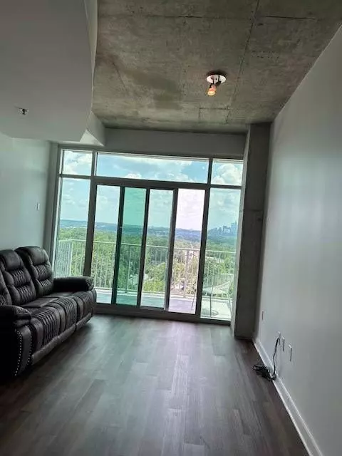 Atlanta, GA 30305,250 Pharr RD #1015