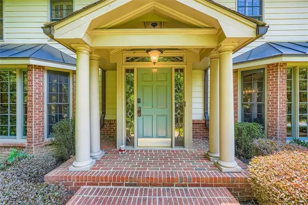 Sandy Springs, GA 30327,5475 E IDLEWOOD LN
