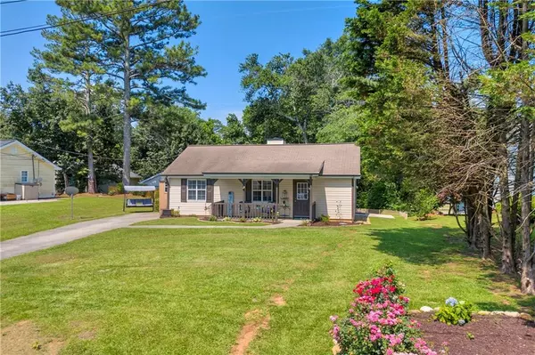 2560 Fairlane DR, Cumming, GA 30041