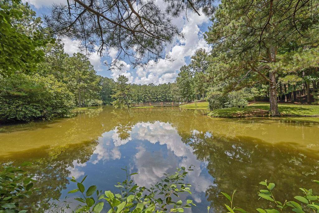 Woodstock, GA 30188,402 W Leslie CT