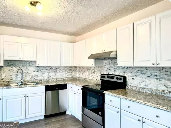 Lawrenceville, GA 30044,3945 Peninsula CT