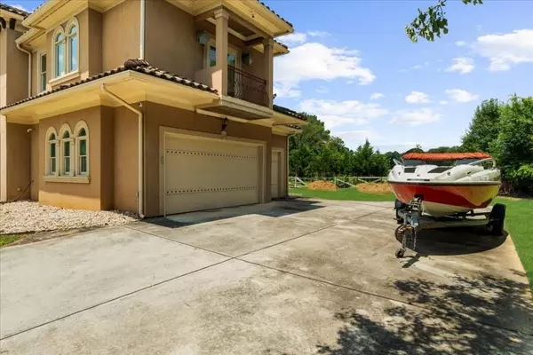 Lithonia, GA 30058,932 Shadowford FLS