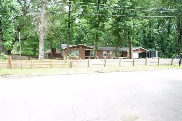 Atlanta, GA 30354,3010 Waters RD SW