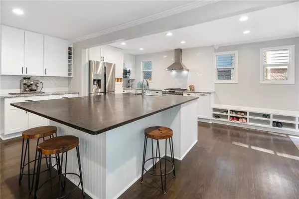 Atlanta, GA 30307,486 Lakeshore DR