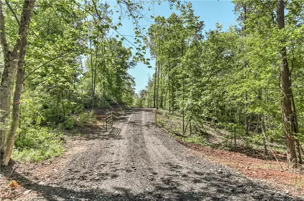 Canton, GA 30114,932 Land RD