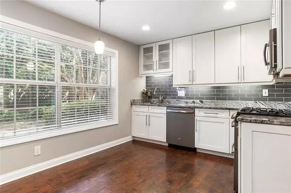 Atlanta, GA 30328,6980 Roswell RD #N5