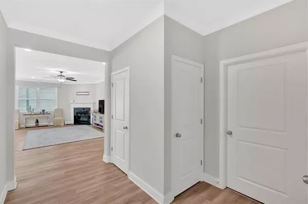 Canton, GA 30114,427 BLUFFS VIEW LN