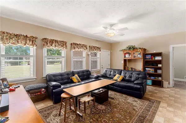 Hampton, GA 30228,185 Red Maple DR