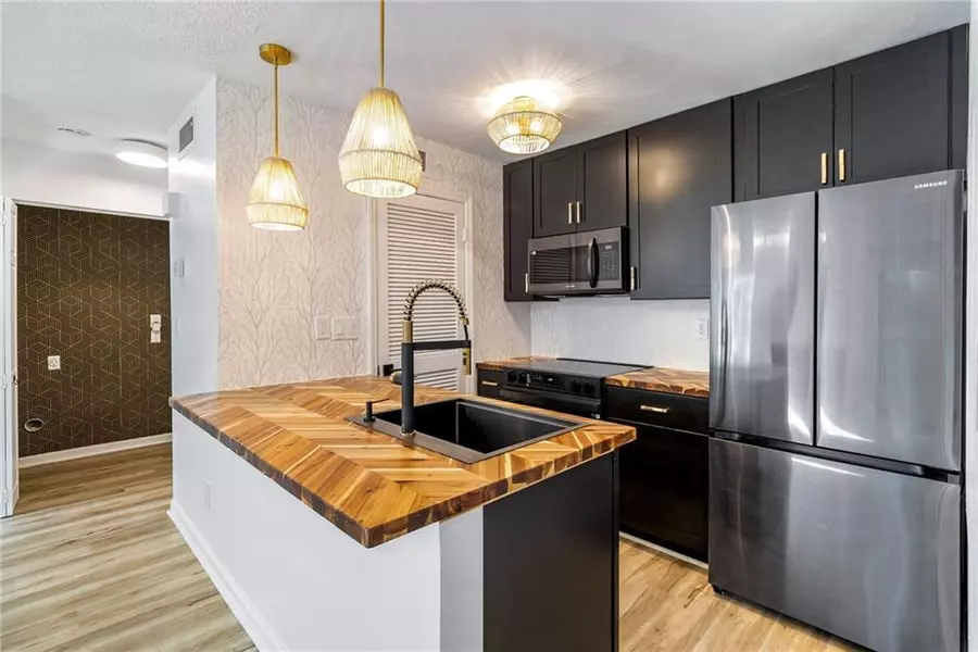 404 Granville CT, Atlanta, GA 30328