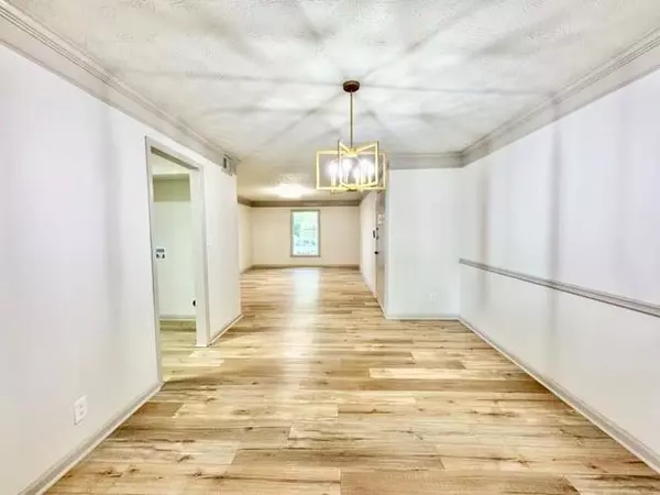 Atlanta, GA 30328,6700 Roswell RD #11B