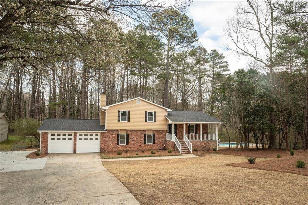 1106 Oak RD SW, Lilburn, GA 30047