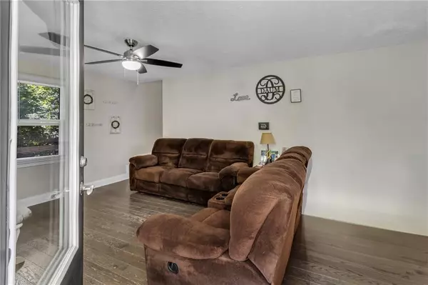 Cleveland, GA 30528,61 PINE LN