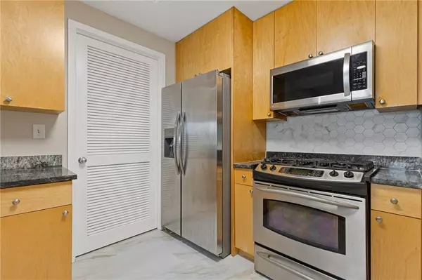 Atlanta, GA 30326,3338 Peachtree RD #APT 403