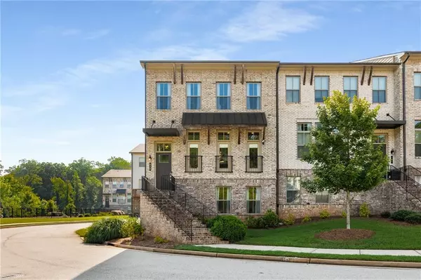 636 Avondale Creek DR, Decatur, GA 30032