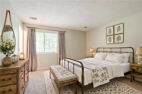 Stone Mountain, GA 30088,914 Hemingway RD