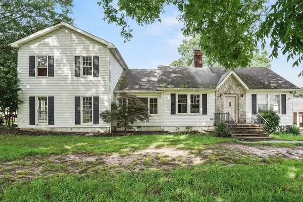 10 Shadburn Ferry RD, Buford, GA 30518