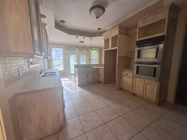 Atlanta, GA 30310,698 Ira ST SW