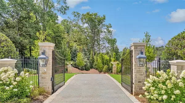 Sandy Springs, GA 30327,4725 Northside DR