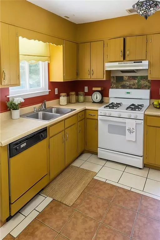 Fairburn, GA 30213,7230 Connell RD