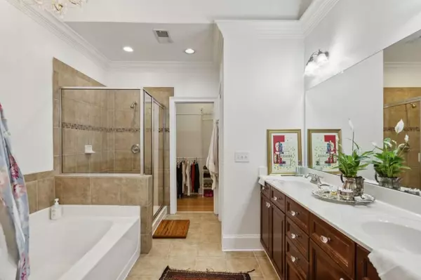 Atlanta, GA 30339,2442 Crescent Park CT