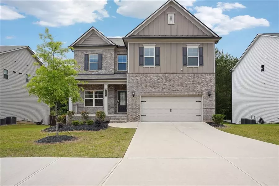 106 Logan Pass DR, Loganville, GA 30052