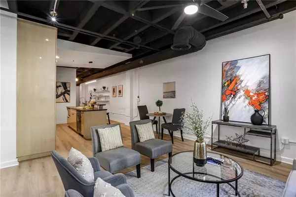 Atlanta, GA 30308,805 Peachtree ST NE #214