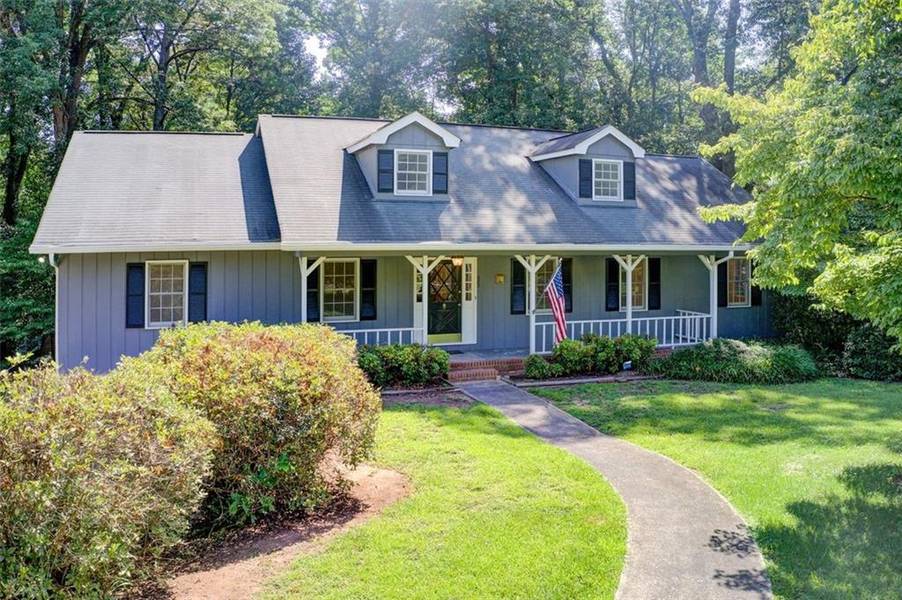 682 Ridgeview DR SW, Lilburn, GA 30047