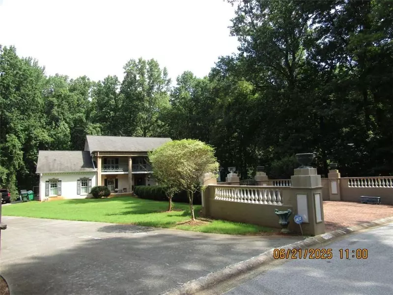 5523 Bahia Mar CIR, Stone Mountain, GA 30087