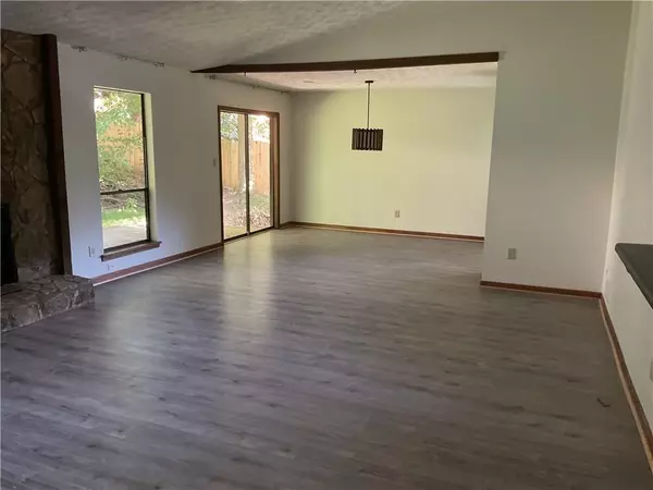 Roswell, GA 30076,215 Lakeland CT