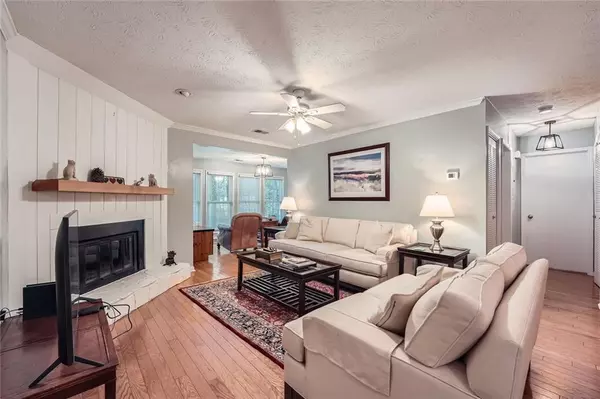 1204 Lake Pointe CIR, Roswell, GA 30075